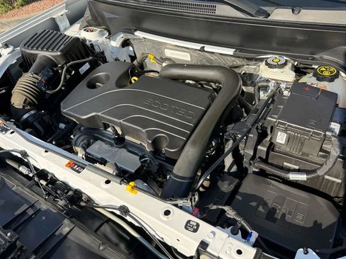 Used 2023 GMC Terrain SLT image 21