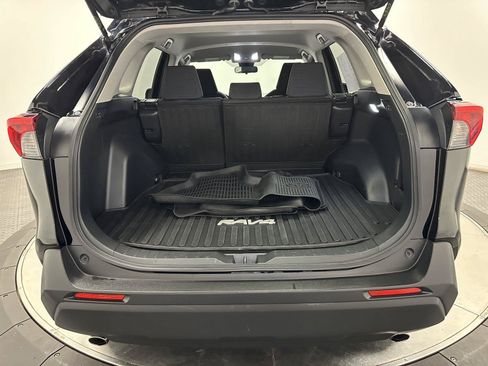 Used 2019 Toyota RAV4 LE w/ All Weather Liner Package AWD/4WD image 31