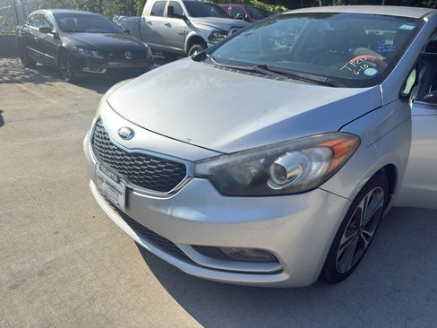 Used 2016 Kia Forte EX FWD image 1