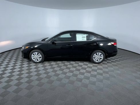 Certified 2025 Nissan Sentra S FWD image 5