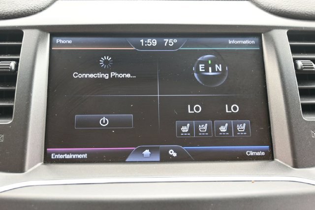 Used 2013 Lincoln MKS FWD image 22