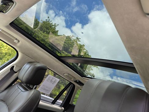 Used 2019 Land Rover Range Rover Long Wheelbase Supercharged image 13