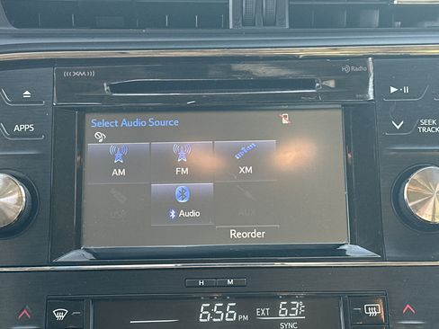 Used 2017 Toyota Avalon XLE image 23