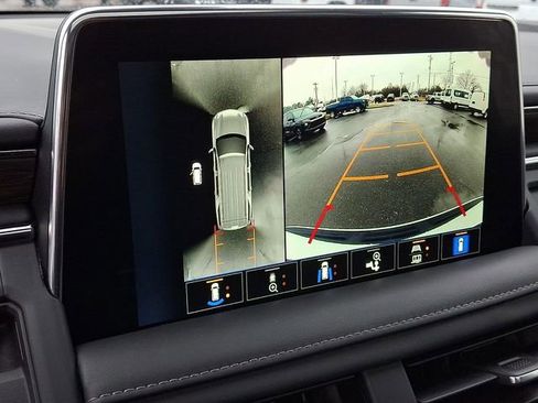 Used 2022 Chevrolet Tahoe LT w/ Luxury Package image 17