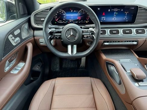 Used 2026 Mercedes-Benz GLS 580 4MATIC image 12