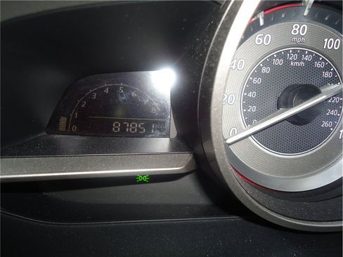 Used 2014 MAZDA MAZDA3 i Touring w/ Technology Package FWD image 25