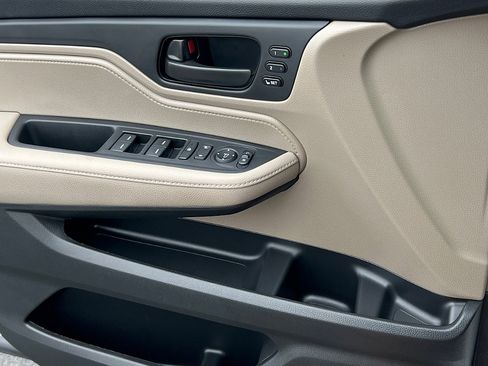 Used 2024 Honda Odyssey EX-L image 18
