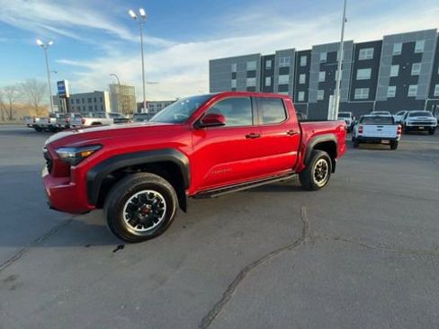 Used 2025 Toyota Tacoma TRD Off-Road image 4