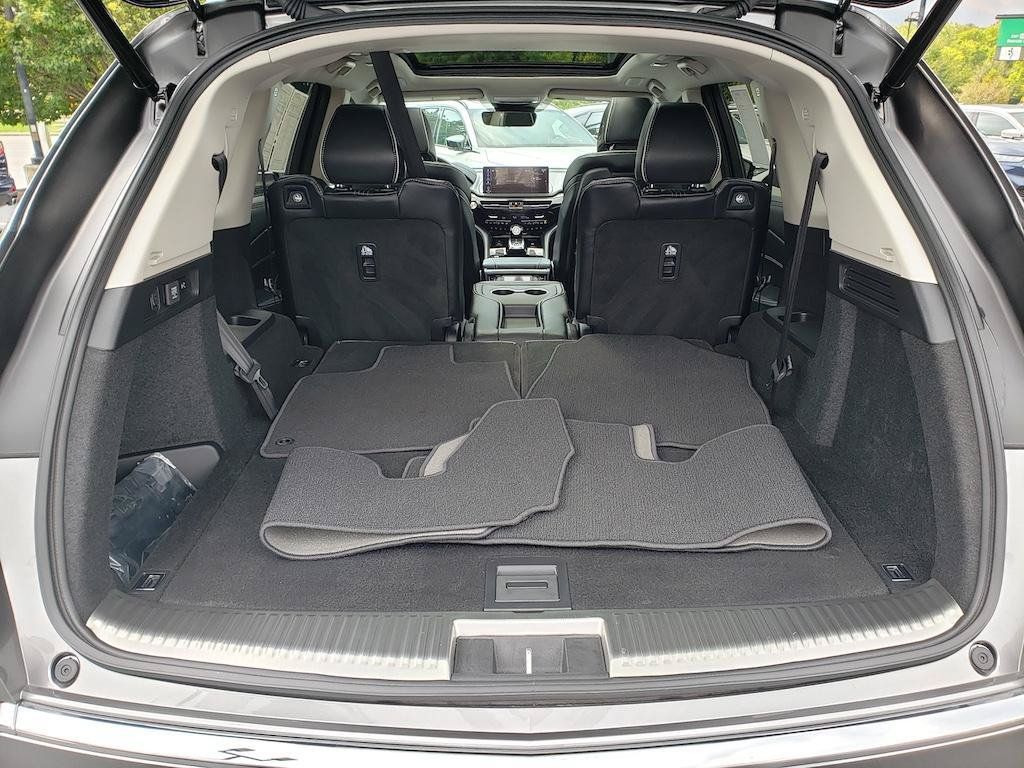 Certified 2026 Acura MDX w/ Advance Package AWD/4WD image 9