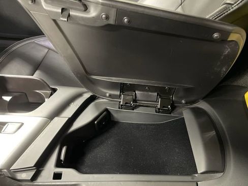 Used 2016 Chevrolet Corvette Stingray Convertible w/ 3LT Preferred Equipment Group image 21