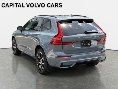 Used 2023 Volvo XC60 B5 Plus w/ Climate Package FWD image 7