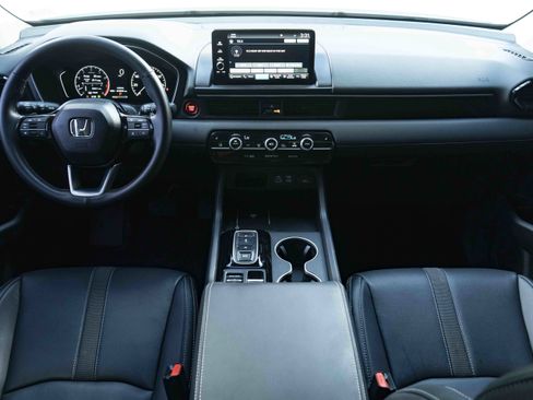 Used 2025 Honda Pilot Touring image 27