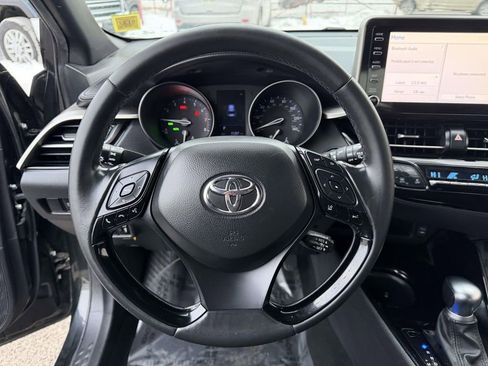 Used 2019 Toyota C-HR XLE image 29