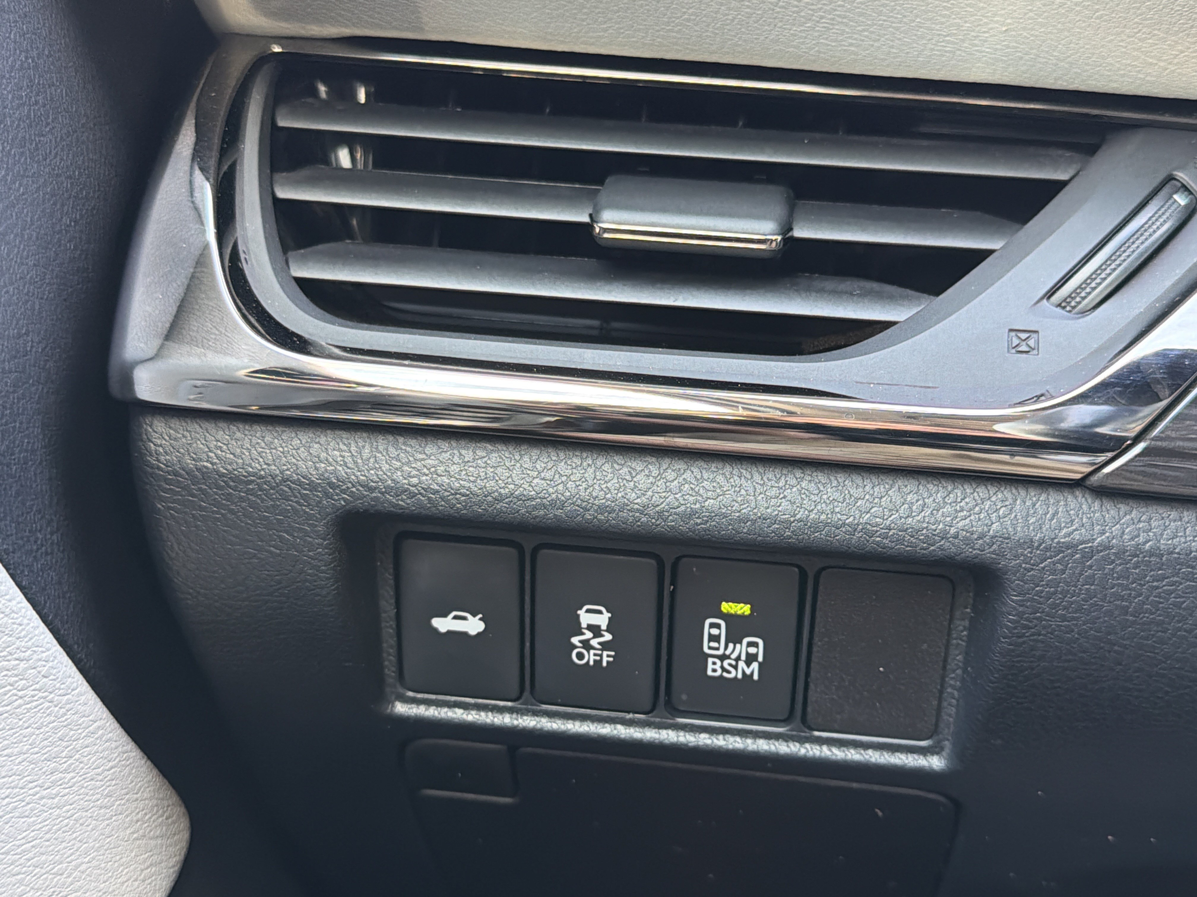 Used 2014 Toyota Avalon XLE Touring FWD image 11