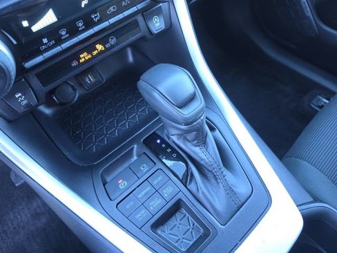 Certified 2025 Toyota RAV4 LE image 21