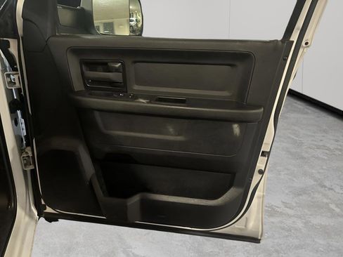 Used 2021 RAM 2500 Tradesman w/ Chrome Appearance Group image 13