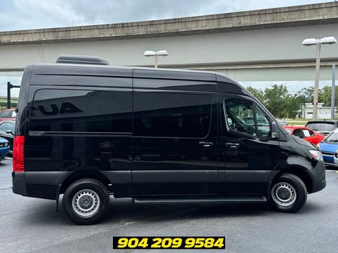 Used 2019 Mercedes-Benz Sprinter 2500 image 8