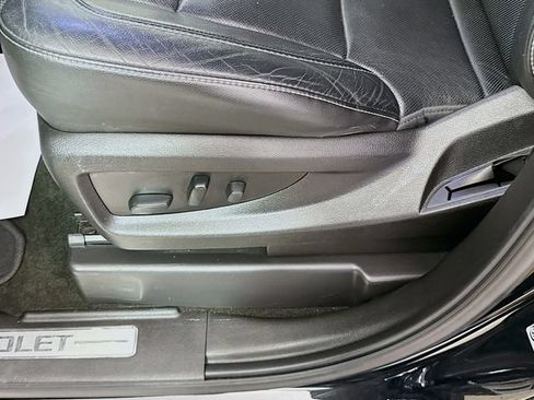 Used 2018 Chevrolet Suburban Premier AWD/4WD image 22