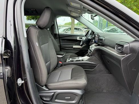 Used 2023 Ford Explorer XLT AWD/4WD image 31