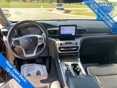 Used 2021 Ford Explorer XLT AWD/4WD image 13