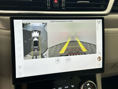 Used 2026 Jaguar F-PACE R-Dynamic S image 24