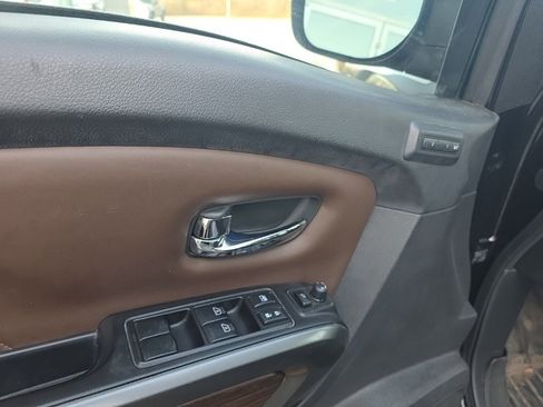 Used 2019 Nissan Titan Platinum Reserve w/ Platinum Utility Package image 19