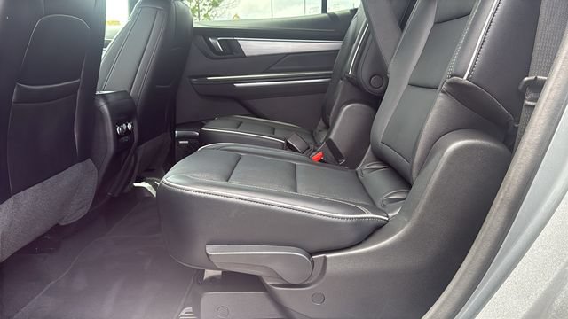 Used 2025 Buick Enclave Preferred FWD image 24