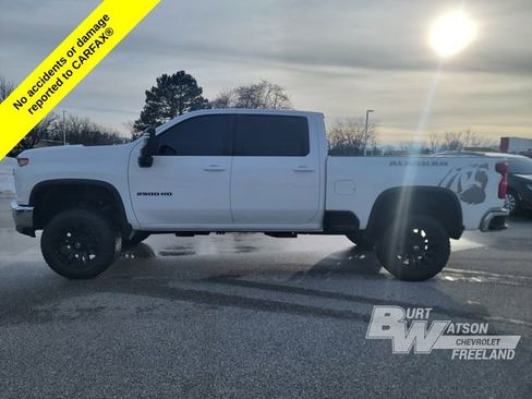 Used 2022 Chevrolet Silverado 2500 LT w/ All Star Edition image 3