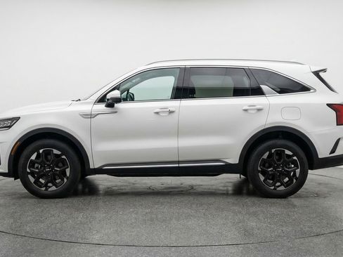 Used 2024 Kia Sorento S image 5