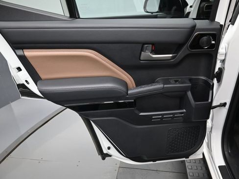 Certified 2025 Toyota 4Runner Limited image 31