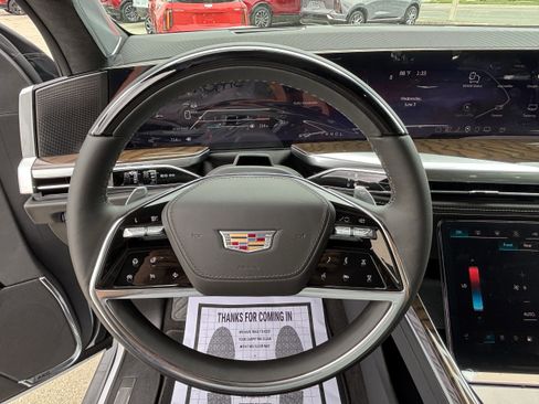 New 2026 Cadillac Escalade Platinum Sport w/ LPO, ONYX Package AWD/4WD image 34