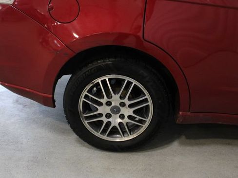 Used 2011 Ford Focus SE w/ Sedan SE Appearance Pkg FWD image 24