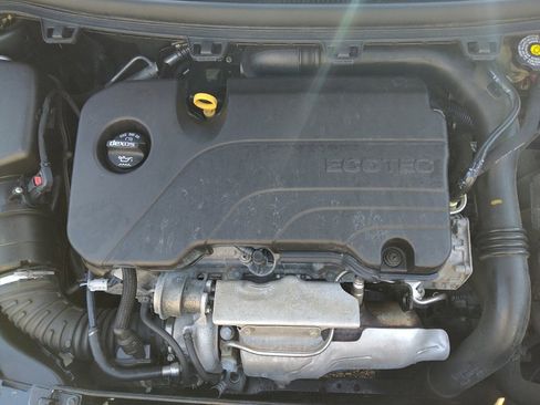 Used 2018 Chevrolet Cruze LT w/ Sun And Sound Package image 30