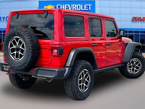 Used 2025 Jeep Wrangler Unlimited Rubicon AWD/4WD image 5