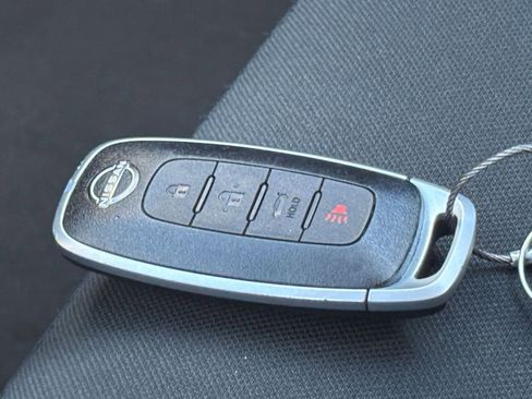 Used 2025 Nissan Versa SV image 21