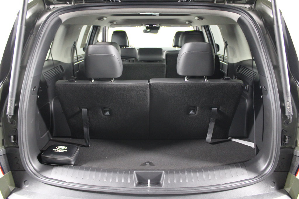 Certified 2024 Hyundai Santa Fe Limited FWD image 17