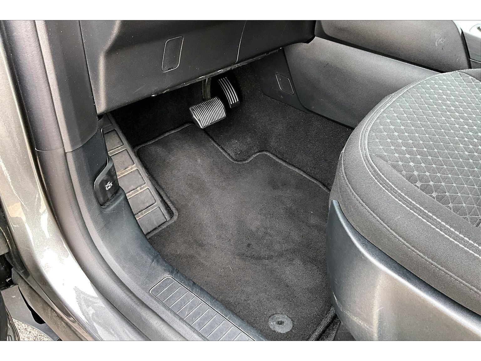 Used 2025 Ford Escape Active AWD/4WD image 29