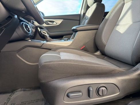 Used 2025 Chevrolet Blazer LT image 14