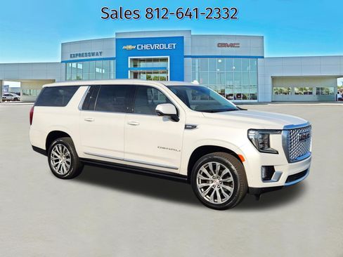 Used 2021 GMC Yukon XL Denali w/ Denali Premium Package AWD/4WD image 1