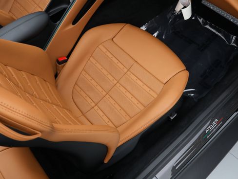 Certified 2025 Ferrari Roma Spider RWD image 25