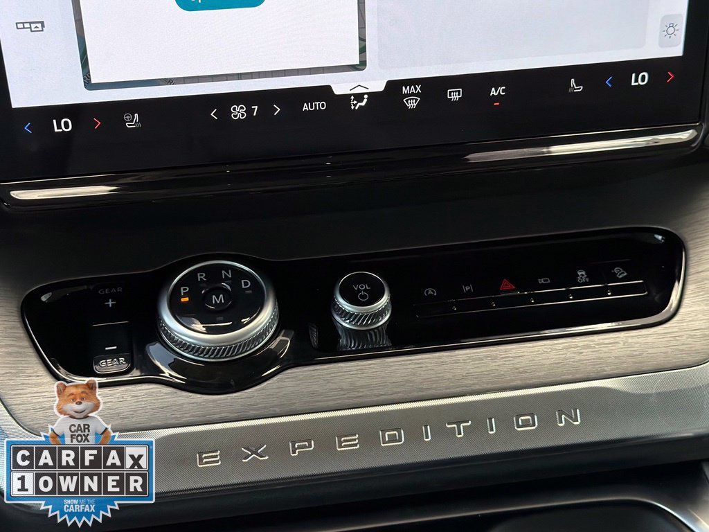 Used 2025 Ford Expedition Max Platinum AWD/4WD image 17