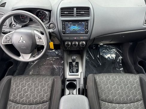 Used 2025 Mitsubishi Outlander Sport ES image 13