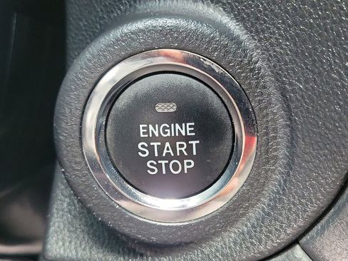 Used 2025 Subaru Outback Premium AWD/4WD image 12