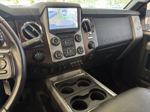 Used 2015 Ford F250 Lariat w/ Lariat Interior Package image 20