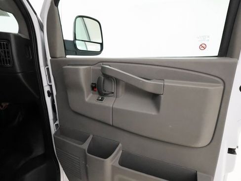 Used 2021 GMC Savana 2500 w/ Driver Convenience Package image 19