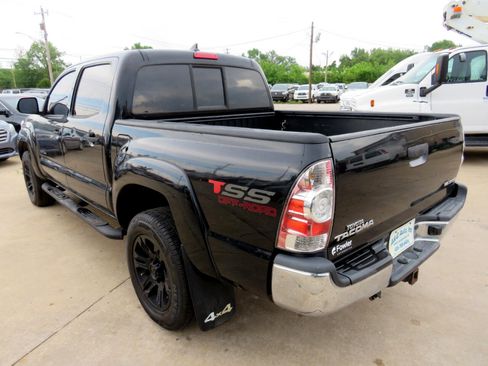 Used 2015 Toyota Tacoma 4x4 Double Cab image 4