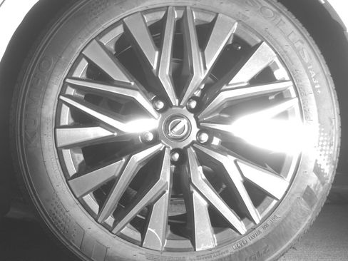 Used 2025 Nissan Altima 2.5 SV FWD image 14