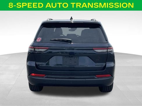 Used 2024 Jeep Grand Cherokee Limited w/ Black Appearance Package AWD/4WD image 10