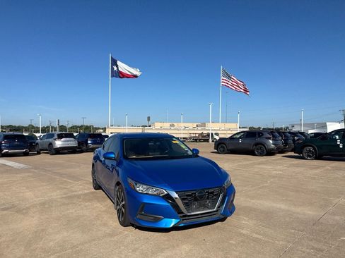 Used 2023 Nissan Sentra SV w/ SV Premium Package FWD image 3