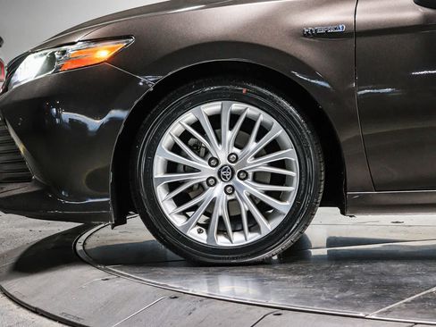 Certified 2018 Toyota Camry XLE w/ Audio Package FWD image 10